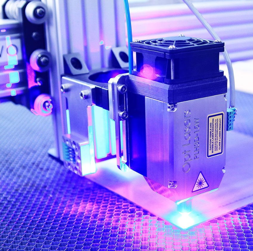 Jak działa laser CNC?