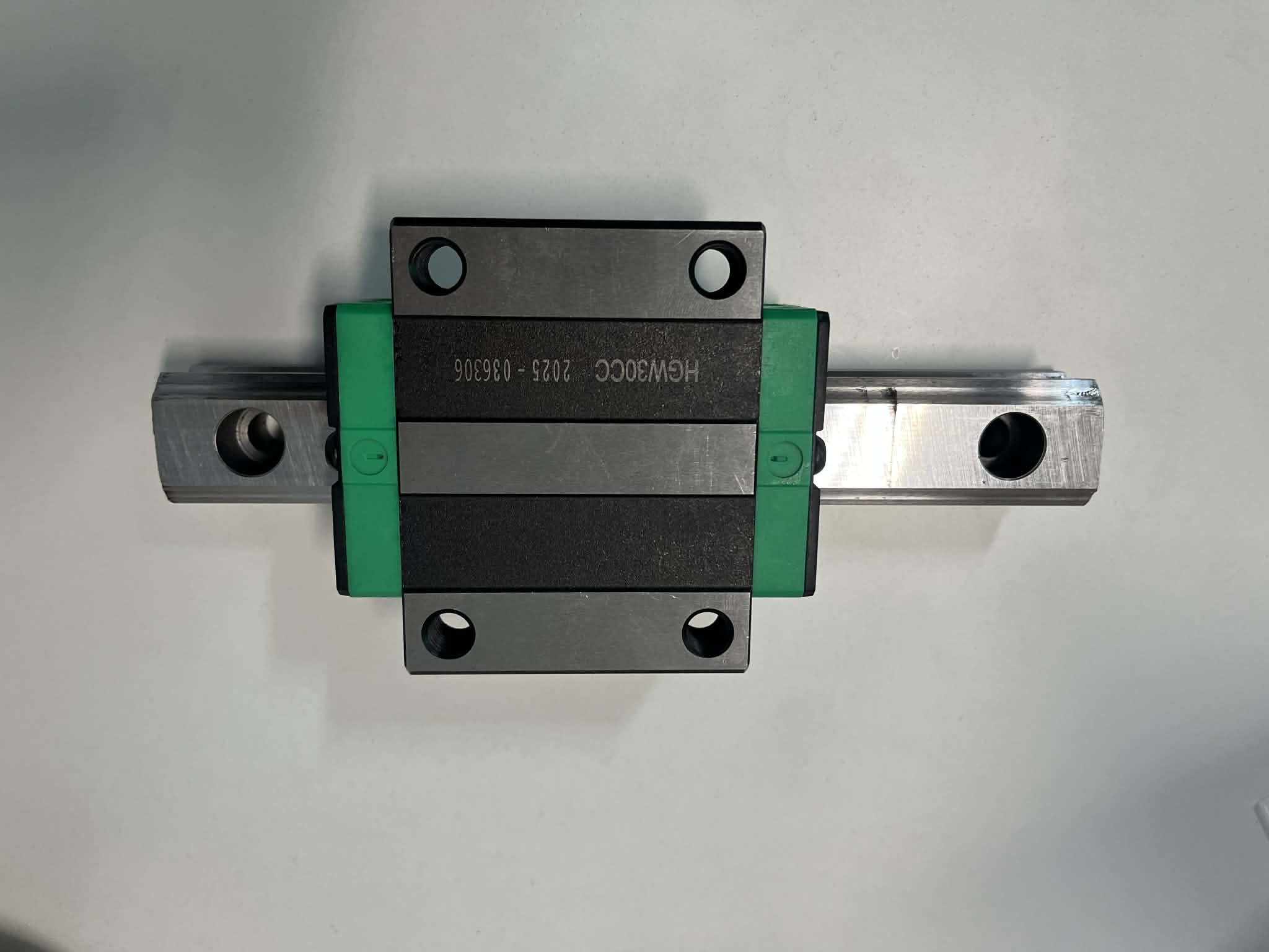 Prowadnice HGR i wózki HG – zastosowanie, dobór i zalety | v-slot.pl